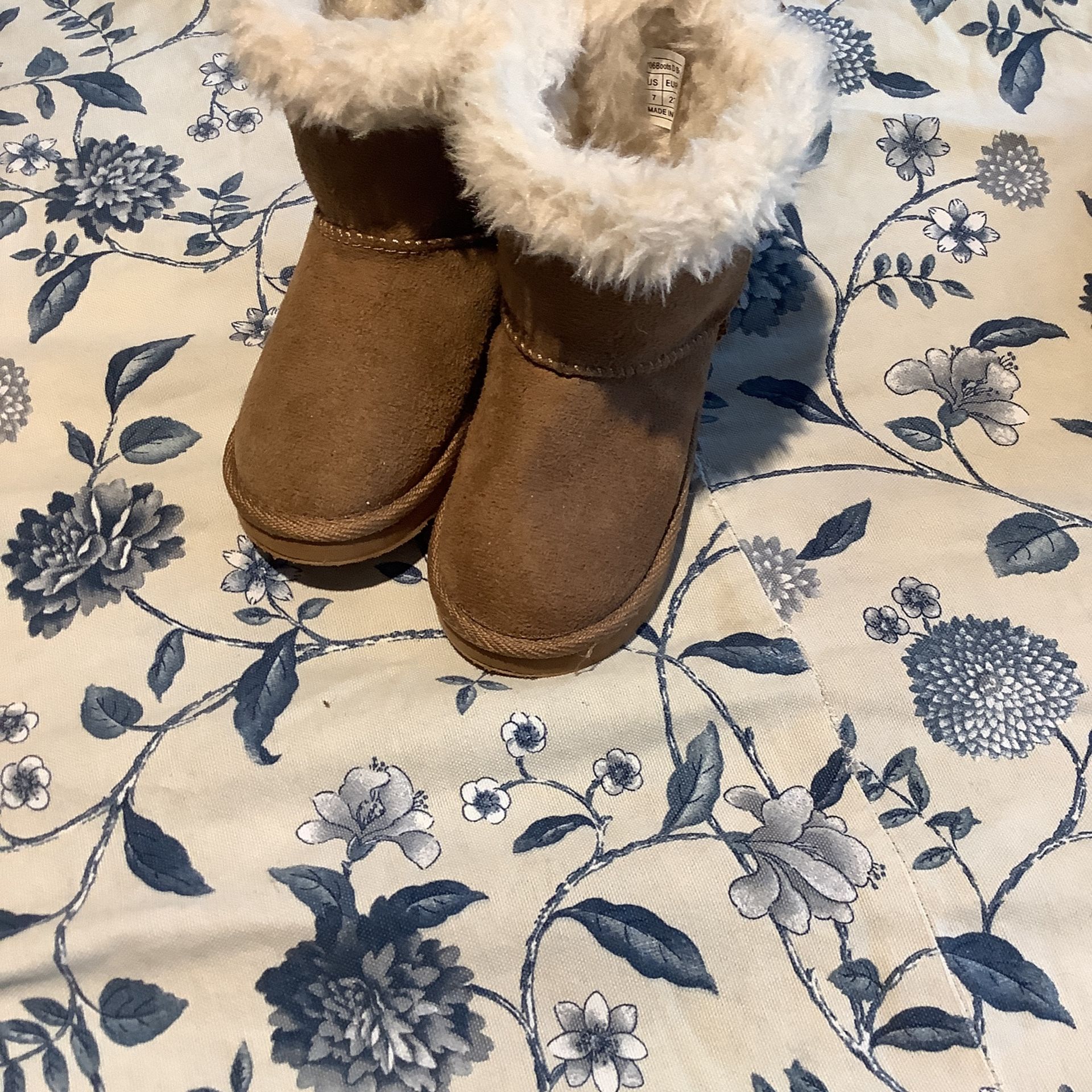 Kids Shoe Wee Step Cute Size 7 And Great Condition