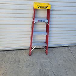Werner 4 Ft Ladder New 