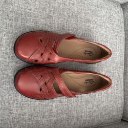 Womens Red Leather Clark’s Slip On Shoes Size 9 1/2