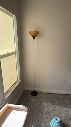 Lamp with lightbulb