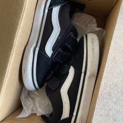 Toddler Size 6 Van Shoes In Black And White