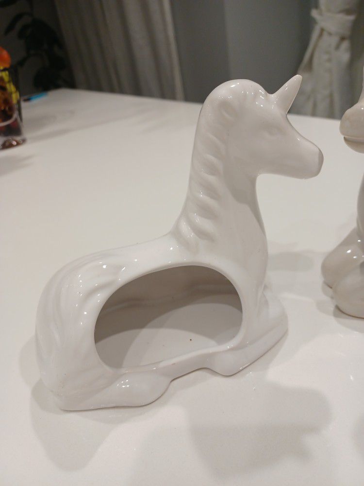 Unicorn 🦄 Pot And Holder.  Set Of 2  $20