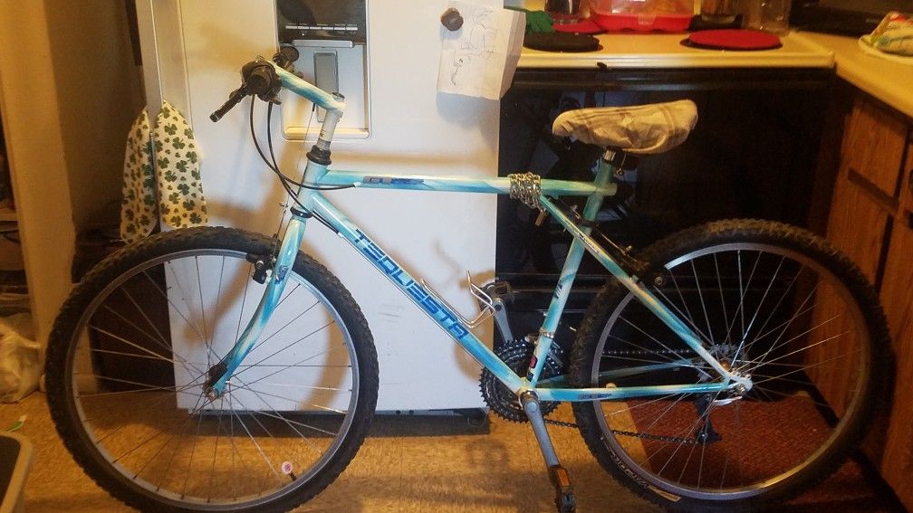 GT TEQUESTA 26" MOUNTAIN BIKE