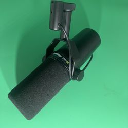 SHURE SM7dB Dynamic Vocal Microphone with built-in Peramp