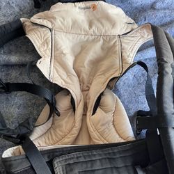 Ergobaby Carrier