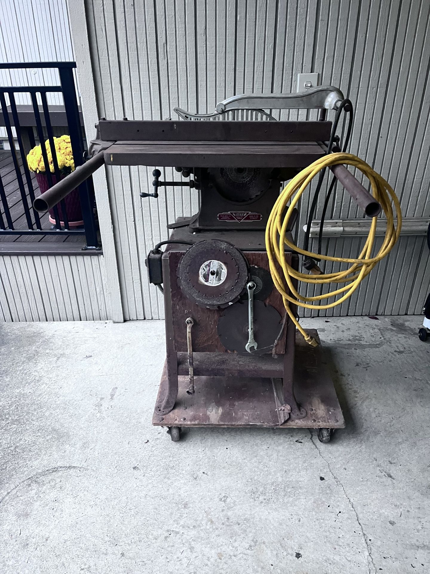 Vintage Delta Table Saw - Pending Pickup