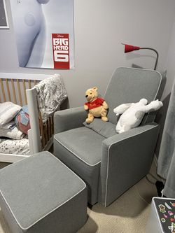 DaVinci Olive Glider and Ottoman - Bought 350 Asking 120