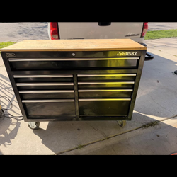 Caja para herramienta  husky  usada    250