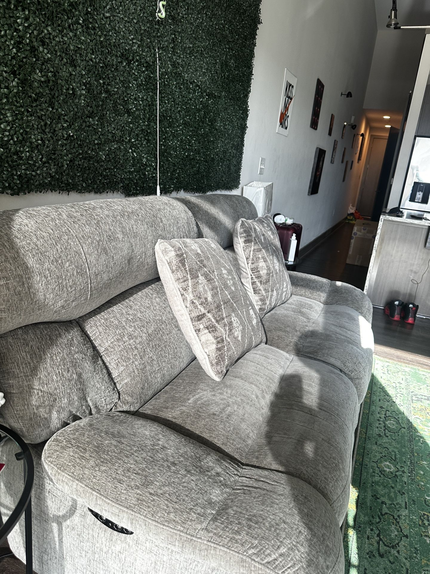 Gray Recliner Couch – Excellent Condition