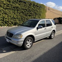 2000 Mercedes-Benz M-Class