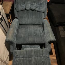 Single Recliner Couch For Sale 50$ Or Best Offer 