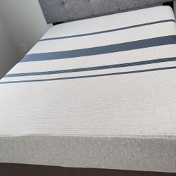 Queen Mattress  Colchón Queen – Serta iComfort – Very Good Condition