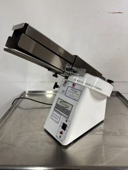 Oliver 702-N Bagel and Bun slicer