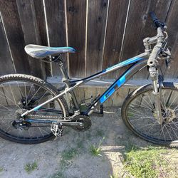 GT Aggressor Pro Mountain Bike – 27.5” – Disc Brakes