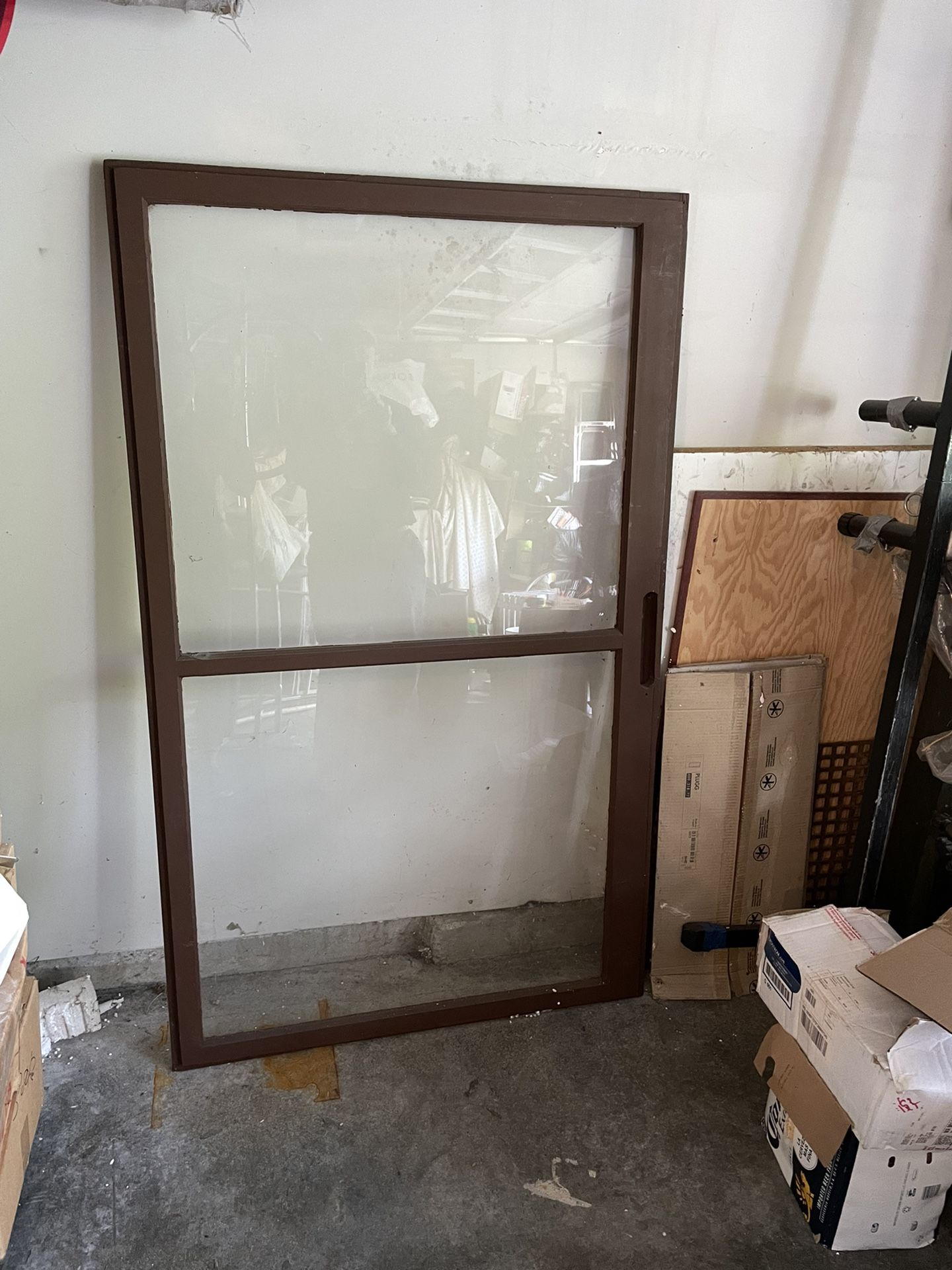 Old style window (2 window holes)