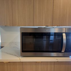 Whirlpool 1.9 cu. ft Over the Range Microwave 