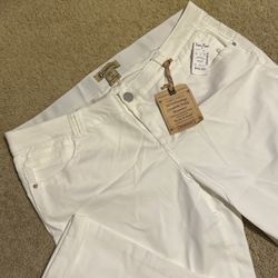 NWT New Women’s 20W White Jean Capri By Democracy