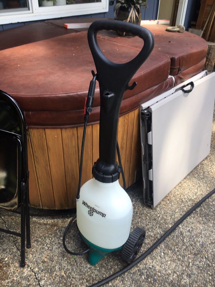 Wheel pump Garden Sprayer Like New