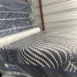 King Mattress Sealy Plus Hybrid 15” inches Offers $1,199