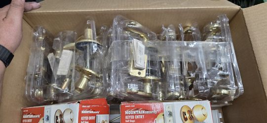 Assorment of Door Knobs Kits