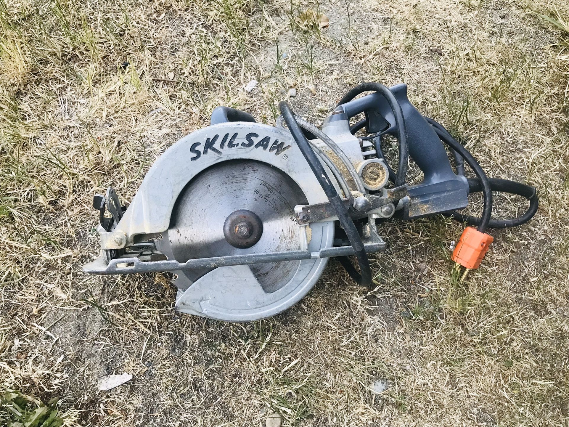 SKIL 15Amp Wormdrive Circular Saw (Model SHD77)
