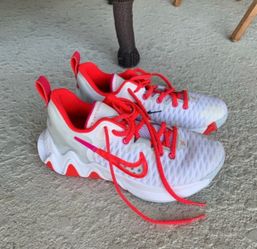 Women’s Nike basketball shoes Giannis Immortality Rose Size 6 EUC