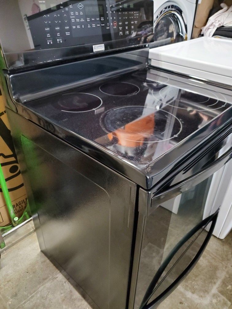 Black Kenmore ELITE Stove for Sale in Puyallup, WA OfferUp
