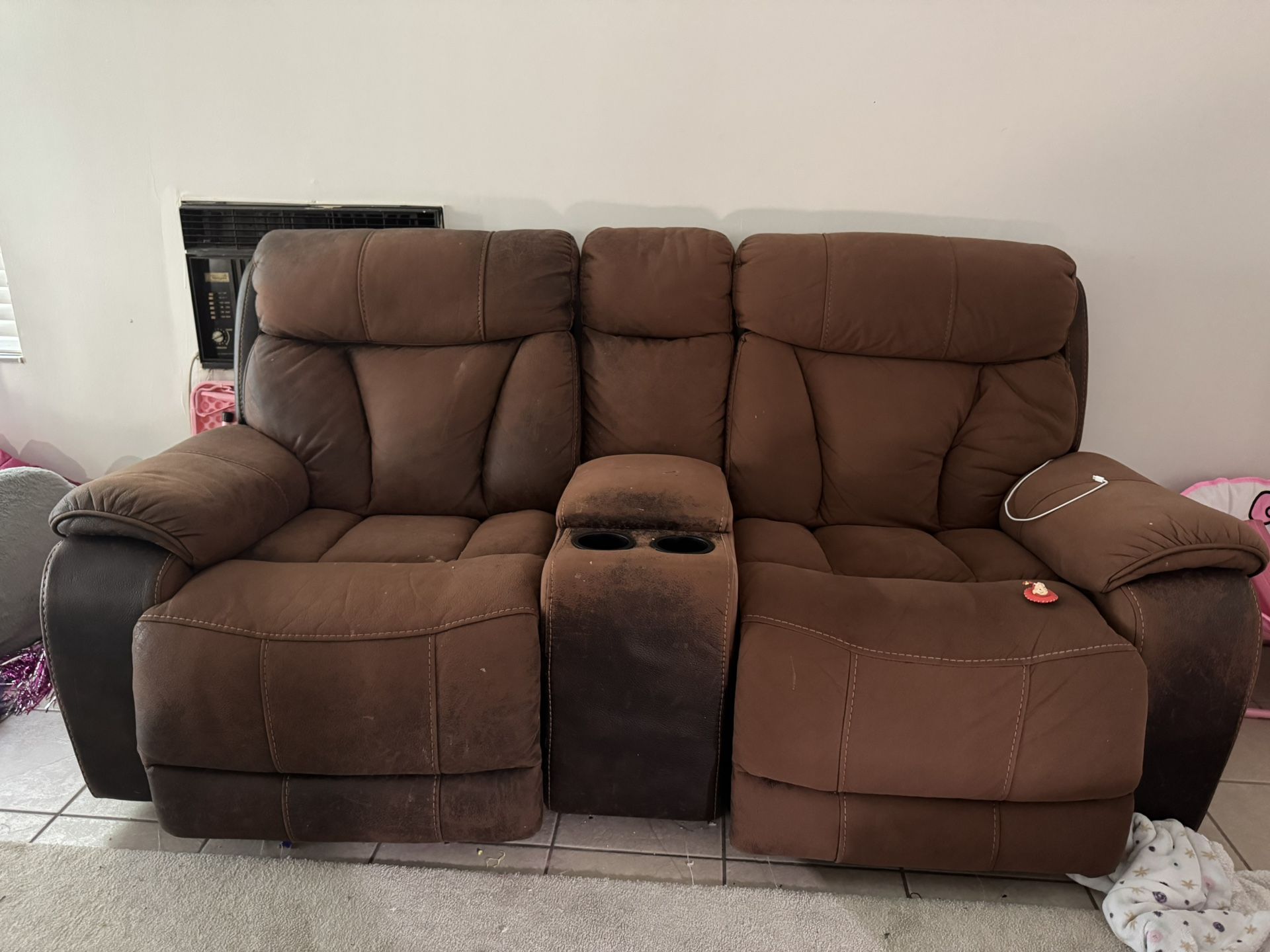 Double (electric) Recliner with Cup Holders And Storage 