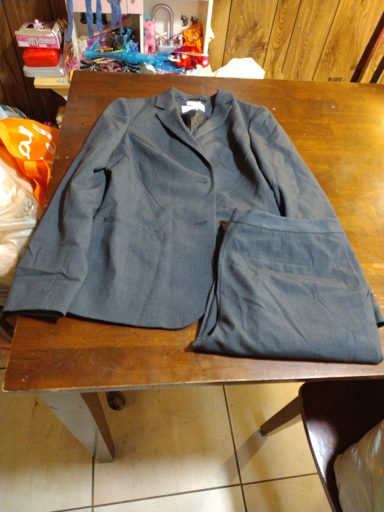 Women's Business Clothing Size 2 and 4