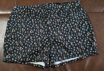 Torrid - 5 Inch Relaxed Stretch Sateen Mid Rise Short - Size 16