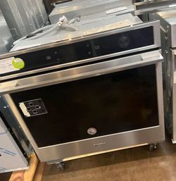 Whirlpool Built in single wall oven 30 inch wide