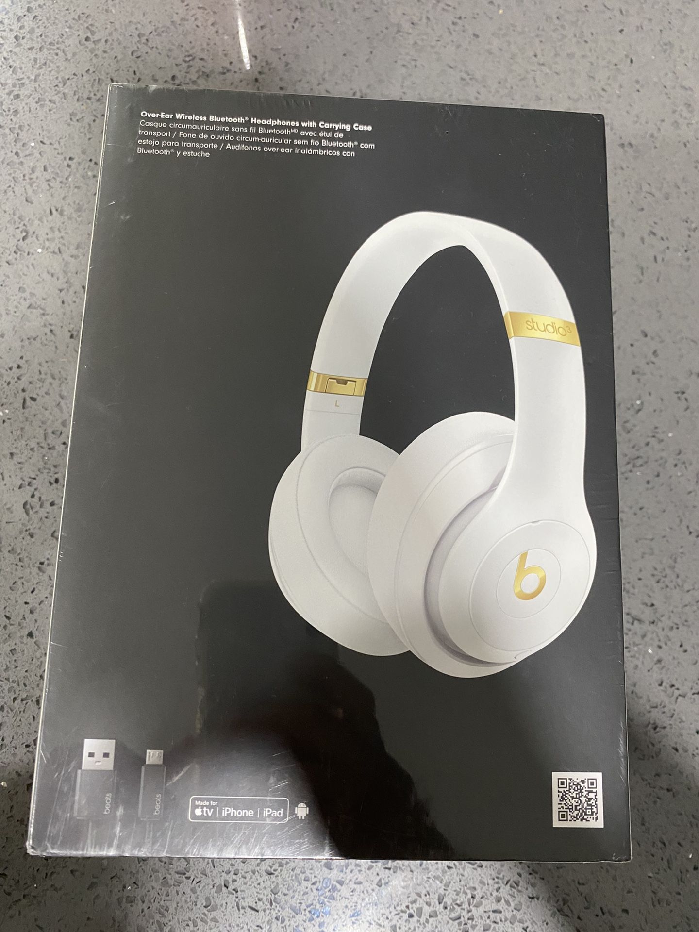 Beats Studio White Wireless Active Noise Cancelling
