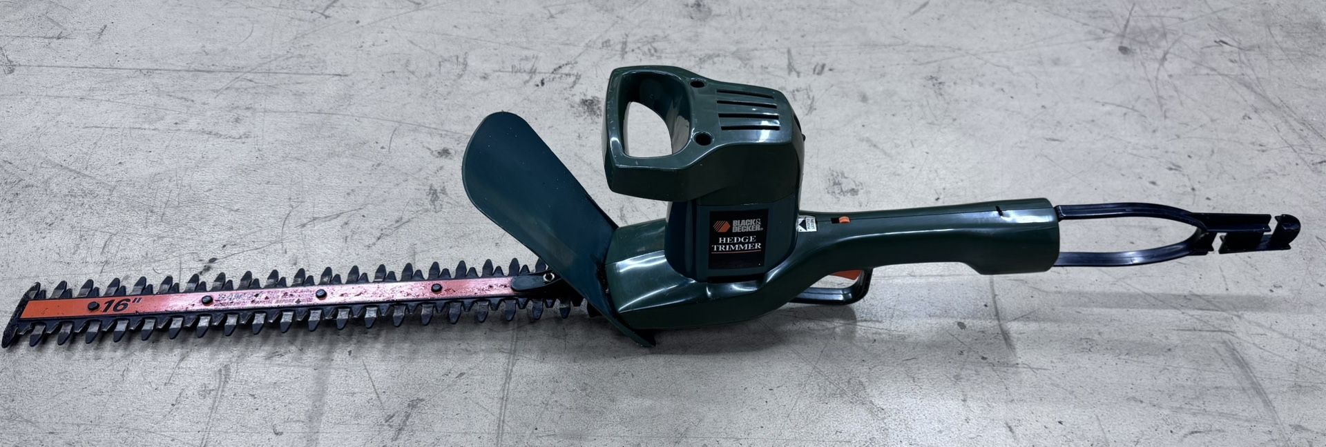 Black & Decker Hedge Trimmer