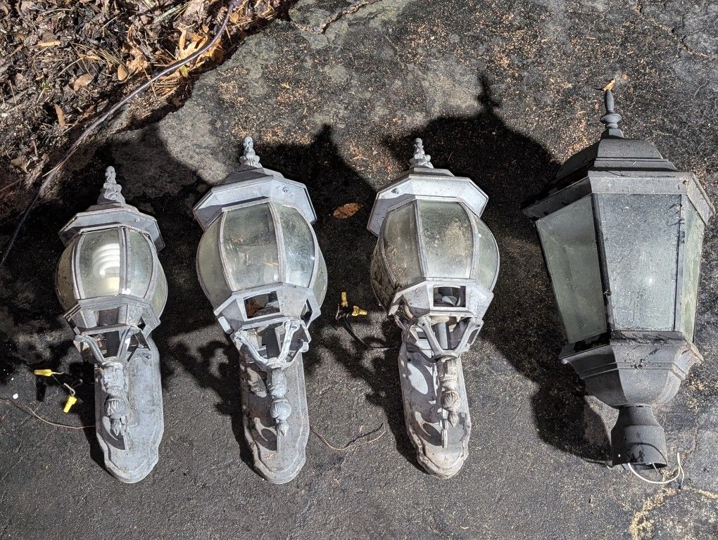 Metal Exterior Lighting Set