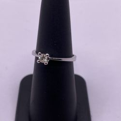 18K White Gold Solitaire Diamond Ring