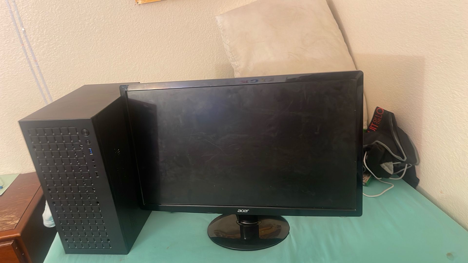 Acer 50/60 Hz And Mini Gaming Tower 