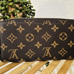 full size wallet with zipper detail