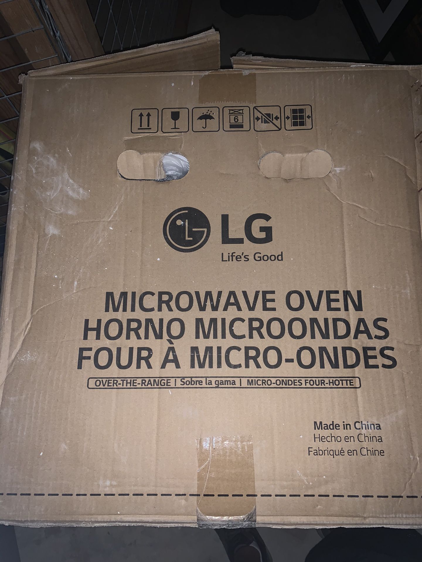 LG under cabinet microwave. Brand new