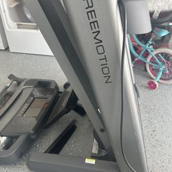 The Smooth Fitness 890 Treadmill 