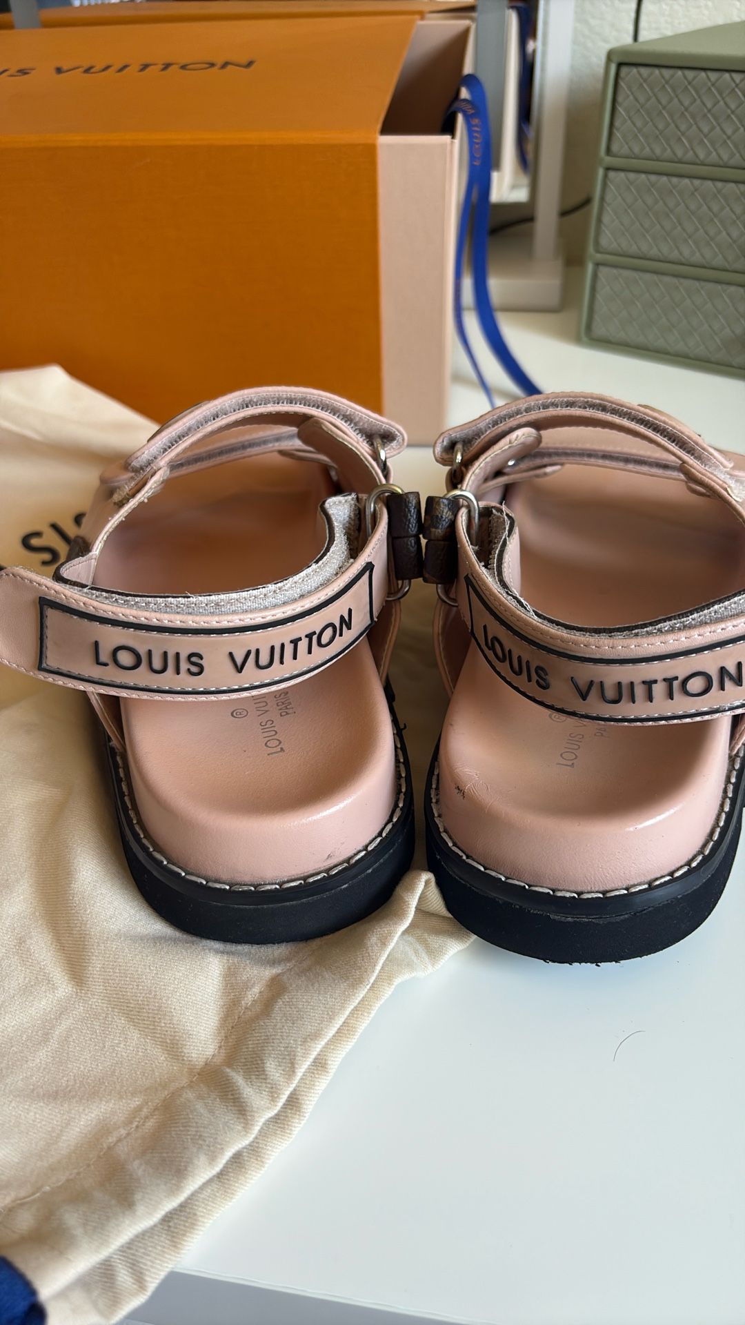 Louis Vuitton Woman Size9