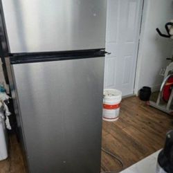 VISSANI FRIDGE