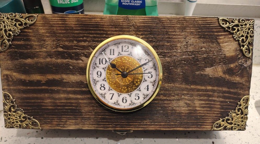 Keep Sake box/Clock.