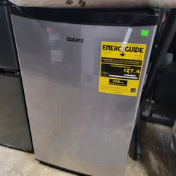 Galanz mini fridge

$140 FIRM