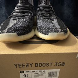 YEEZY BOOST 350