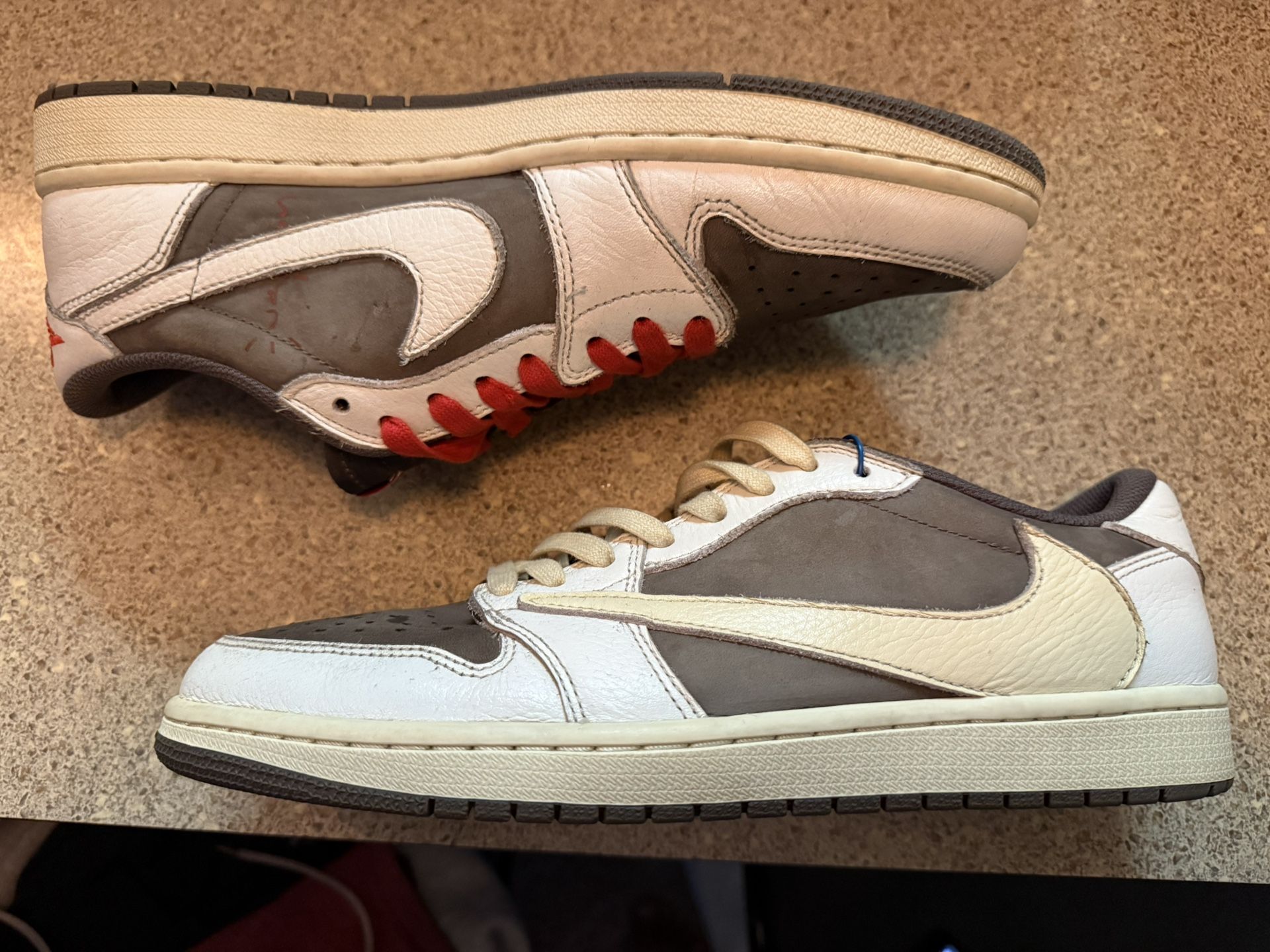 Travis Scott Air Jordan 1 Reverse Mocha Low Size 10.5