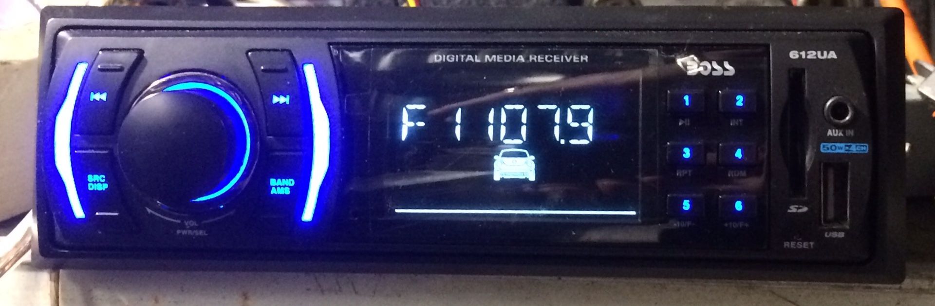 Multi media headunit