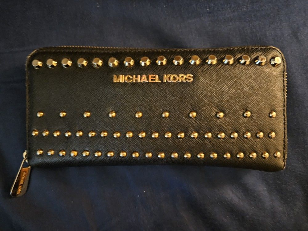 Michael Kors Gold Studded Jet Set Wallet
