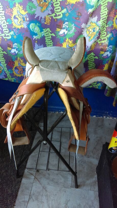 Side saddle / montura escaramuza