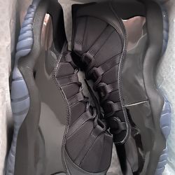Jordan 11 size 13  gamma blue
