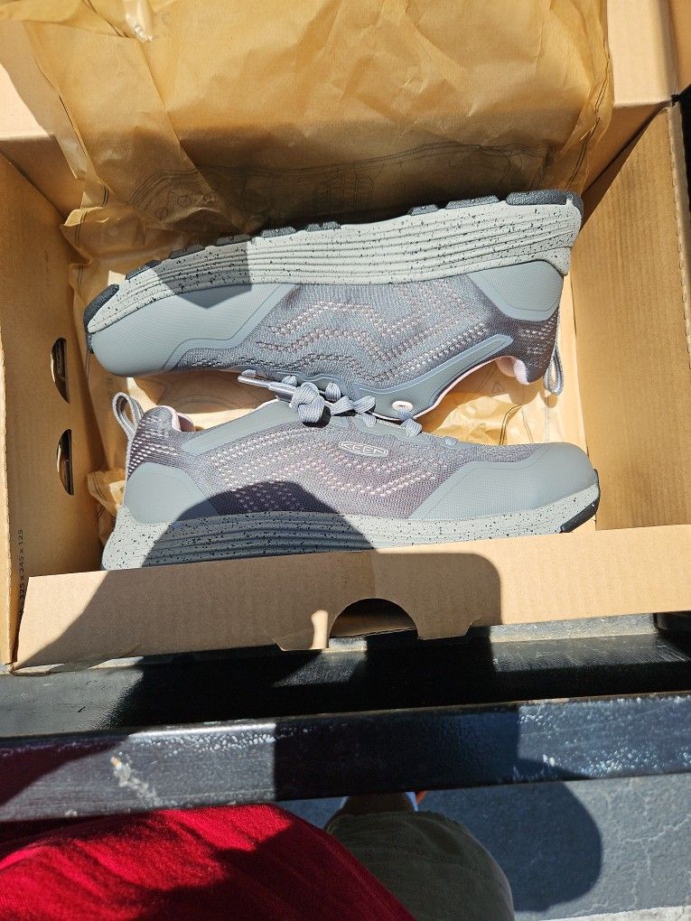 Woman's Work Shoe